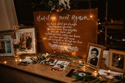 Memory Table Display Ideas, In Memory Of Table Wedding, Memorial Tribute At Wedding, Outdoor Wedding Memory Table, Boho Wedding Memory Table, Rustic Wedding Memorial Ideas, Wedding Tribute Table, Rustic Memorial Table At Wedding, Fall Wedding Memory Table