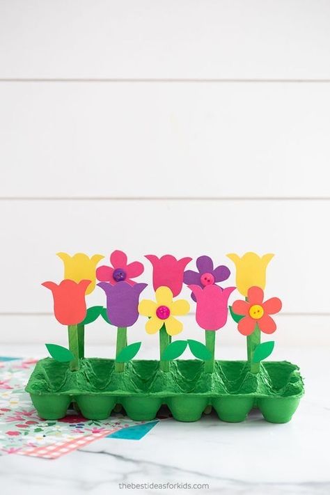 Egg Carton Garden, Egg Box Craft, Garden Crafts For Kids, Recycled Crafts Kids, Rustic Backyard, Egg Carton Crafts, Easter Crafts Diy, Egg Carton, Easter Crafts For Kids