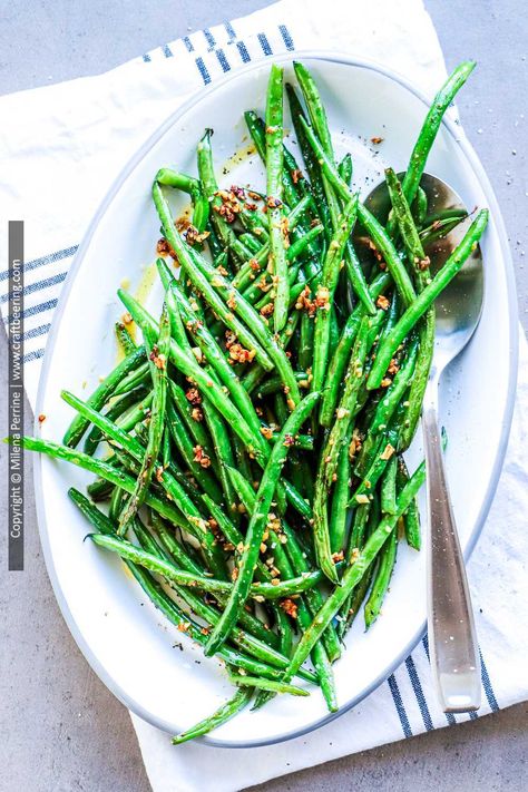 Haricot Vert French Buttery Garlic Green Beans French Green Beans With Bacon, Roast Green Beans, Haricot Verts Recipe, Best Green Beans, Green Beans With Shallots, Garlic Green Bean Recipes, Vegetable Stir Fry Recipe, French Green Lentils, French Green Beans