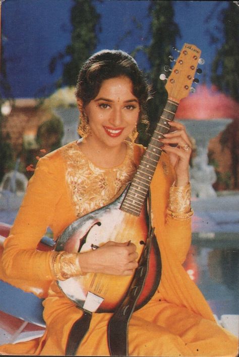 Bollywood Female Actors, Aesthetic Bollywood, Bollywood Aesthetic, 90s Bollywood Aesthetic, Female Actors, 90s Bollywood, Aesthetic Movies, Diva, Actors