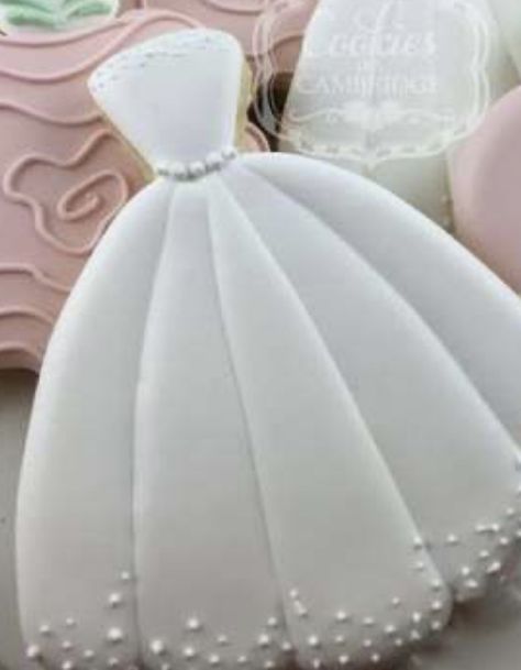 Cookie Themes, Ideas For Bridal Shower, Wedding Cookies Decorated, Wedding Dress Cookies, Elegant Cookies, Wedding Shower Cookies, Weddings Elegant, Bridal Cookies, Wedding Cake Cookies