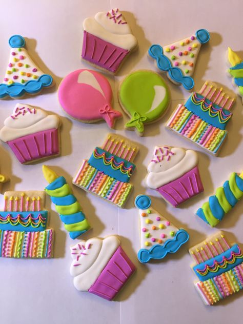 Birthday Party Cookies Decorated, Balloon Decorated Cookies, Birthday Cookie Decorating Ideas, Birthday Cutout Cookies, Birthday Cupcake Cookies Decorated, Happy Birthday Royal Icing Cookies, Cupcake Decorated Cookies, Birthday Cookie Decorating, Birthday Cake Sugar Cookies