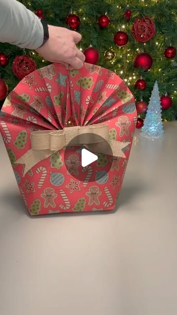 Stu Lux | 🎄🎁🎶💃 wrapping  a SOFT SQUISHY present while singing Christmas Songs 🌟🎁🎶💃 If the video is too fast, you can also find a slow version on my... | Instagram Singing Christmas Songs, Christmas Present Wrap, Xmas Gift Wrap, Creative Wrapping, Soft Gift, Gift Wrapping Techniques, Creative Gift Wraps, Gifts Wrapping Diy, Christmas Hacks