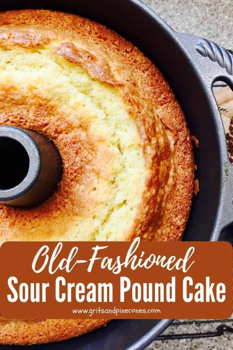 Pound Cake Recipes Moist, Vintage Desserts, Old Fashioned Pound Cake, Caramel Custard, Moist Pound Cake, Angel Food Cake Pan, Southern Recipe, Sour Cream Pound Cake, Homemade Dessert