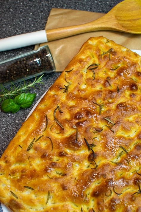 Italian Focaccia Recipe, Foccacia Recipe, Fermented Bread, Focaccia Bread Recipe, Food Film, Bread At Home, Focaccia Recipe, Italian Recipes Easy, Focaccia Bread