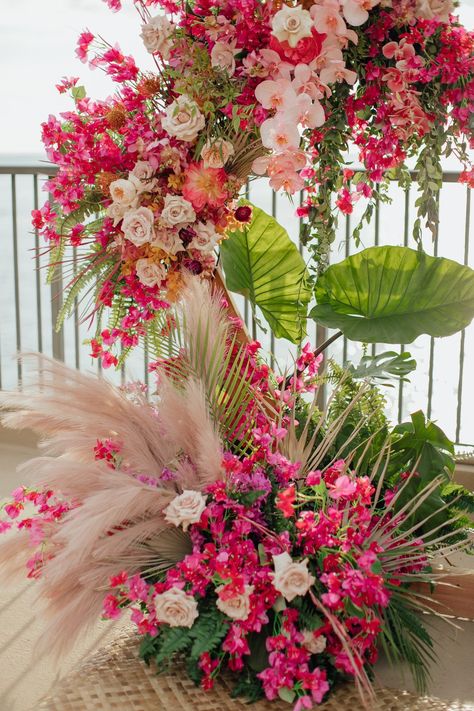 Passion Roots : Oahu Hawaii Florist : LOOKBOOK Hawaiian Floral Bouquet, Hawaiian Flower Arrangements, I Love Plants, Hawaiian Flower, Love Plants, Hawaiian Flowers, Oahu Hawaii, Floral Bouquets, Oahu