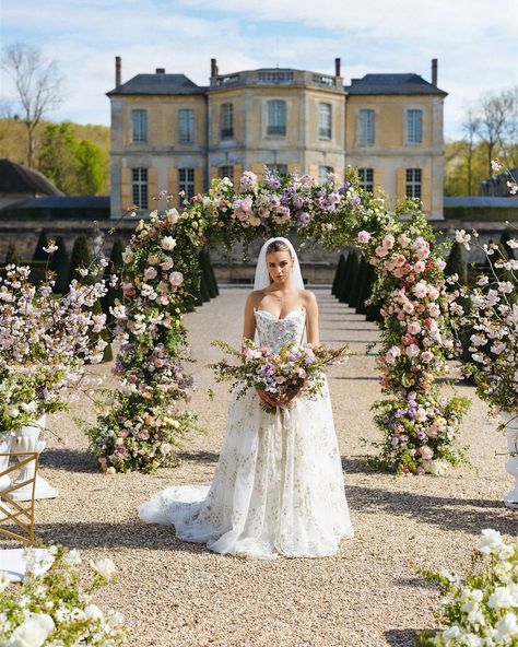 Your Wedding Aesthetics | A Chateau’s Romance✨ Nestled in the heart of the French countryside, the majestic @chateau_de_villette set the scene for our opulent and… | Instagram French Wedding Aesthetic, Fairytale Wedding Decorations, Fairytale Romance, French Chateau Wedding, Wedding Aesthetics, Chateau Wedding, Countryside Wedding, Wedding 2025, French Chateau