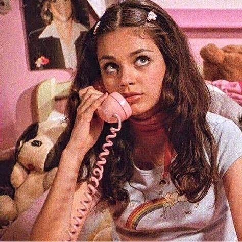 Jackie Burkhart, 70s Show, Mila Kunis, Season 1, Pink