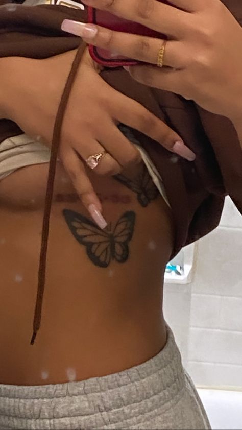 Cute Tattoos Black Women, Side Stomach Tattoos Black Women, Underboob Tattoo Black Women, Cute Simple Tattoos, Fashion Tattoo, Cute Hand Tattoos, Pretty Hand Tattoos, Neck Tattoos Women, Black Girls With Tattoos