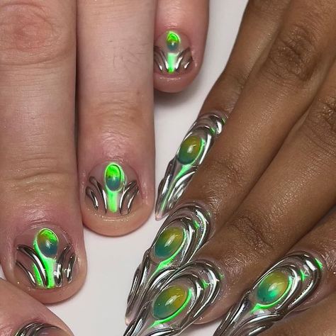 Alien Superstar Nails, Cute Alien Nails, Textured Acrylic Nails, Space Cybercore, Avant Garde Nails, Robot Nails, Alt Nails Designs, Xg Nails, Alien Nails Design