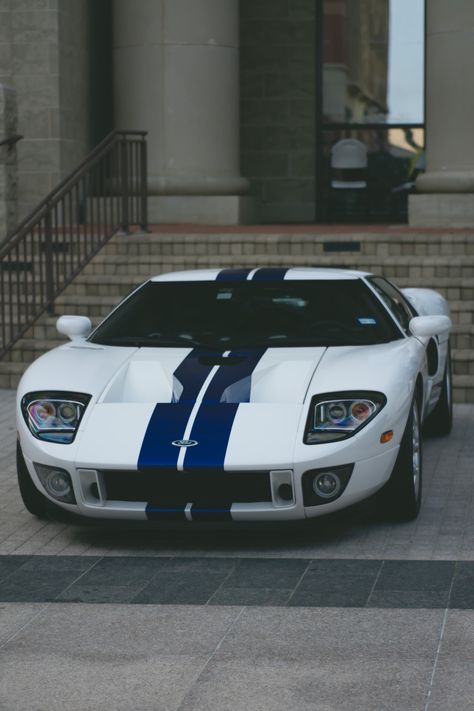 Ford GT Chip Foose, Dope Music, Pimped Out Cars, Dodge Challenger Srt, Ford Gt40, Bmw Series, Ford Classic Cars, Henry Ford, Pretty Cars