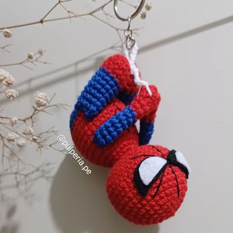 Spiderman versión mejorada 😎✌️ Mide aproximadamente: - 8cm en llavero 🔑 y 12 cm en colgante para 🚓 #amigurumi #trujillo_perú #tejido Crochet Spiderman Car Hanger, Spiderman Crochet Keychain, Crochet Spiderman Amigurumi, Mini Crochet Spiderman, Spiderman Lego Keychain, Trujillo Peru, Spiderman, Amigurumi, Crochet