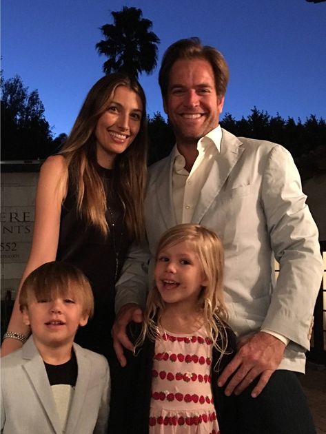 Michael Weatherly with his wife and kids in 2017. Michael Weatherly Family, Michael Weatherly Wife, Gibbs Ncis, Ncis Stars, Ncis Cast, Michael Weatherly, Mark Harmon, Better Man, Lifetime Movies