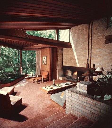 60s Interior, 70s House, 70s Interior, 70s Home, Casa Vintage, Mid Century Architecture, Mid Century Modern Interiors, Retro Interior, Organic Architecture