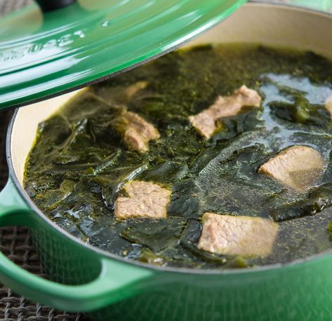 Kelp Benefits, Kimchi Beef Stew, Seaweed Soup Recipe, Korean Seaweed Soup, Korean Soups, Seaweed Soup, Soup Beef, Dried Seaweed, Korean Soup