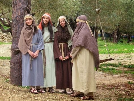 Bible Clothing, Biblical Clothing, Biblical Costumes, Nativity Costumes, Biblical Times, Time Clothes, Historical Movies, Village People, Bible Images