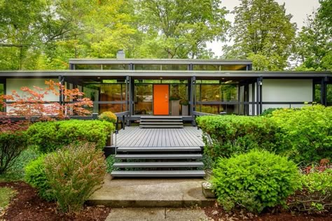 Mid Century Modern House Exterior, Mid Century Modern Exterior, Mid Century Exterior, Modern Architecture Interior, Plans Architecture, Interior Minimalista, Walter Gropius, Mid Century Architecture, Modern Architecture House