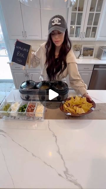 Amanda Albrecht Illinois Realtor + Content Creator on Instagram: "🏈Game Day Nacho Bar🏈  Filled a triple slow cooker with: Shredded chicken, Queso, and beef  Condiment caddy filled with: Guac,sour cream, cheese, pico de gallo, jalapeño   Catalina chips and salsa!   Grab these cute touchdown trays from Party city!   #hereforthesnacks #Superbowl #nachobar #home #partyfoods #gameday #superbowl2023 #football #footballfood #snacks #nachos #momsofig #napervillemoms #momsofplainfield #chicagoblogger #superbowlfood #realtorsofinstagram #gamedayfood #tailgating #footballgame #thebiggame #superbowlsunday🏈 #ltkhome" Nachos Party Bar, Nacho Bar Ideas, Nacho Bar Party, Triple Slow Cooker, Chicken Queso, Realtor Content, Nacho Party, Diaper Party, Nacho Bar