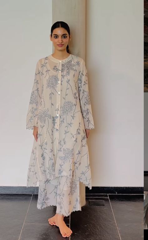 Simple Dress Casual, Simple Frocks, Latest Dress Design, Simple Kurta Designs, Flowy Maxi Skirts, Stylish Short Dresses, Style Guru, Bohemian Vibes, Pakistani Fancy Dresses