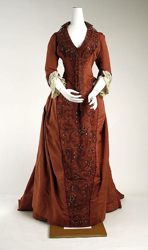 French Silk Dress 1888 Charles Frederick Worth, Victorian Gown, 1880s Fashion, 19th Century Clothing, 1800s Fashion, Bustle Dress, 19th Century Fashion, Old Dresses, Century Clothing