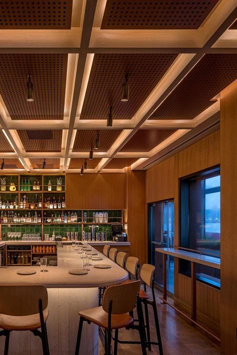 Momofuku's Bar Wayō Makes Waves on Manhattan's East River - Azure Magazine | Azure Magazine Low Ceiling Restaurant Design, Bar Ceiling Design, Coffered Ceiling Lighting, Terrazzo Bar, Coffer Ceiling, New Zealand Home, Hotel Ceiling, Restaurant Ceiling, Bar Ceiling