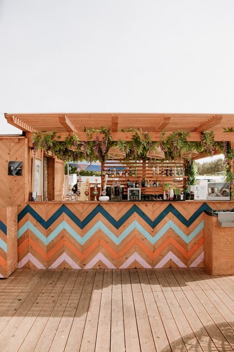 Tiki Bar Ideas For Party, Tiki Bar Ideas Diy, Beach Bar Decoration, Counter Bar Cafe, Beach Cafe Design, Bar Ideas For Party, Beach Bar Design Ideas, Beach Bar Design, Bar Ideas Diy