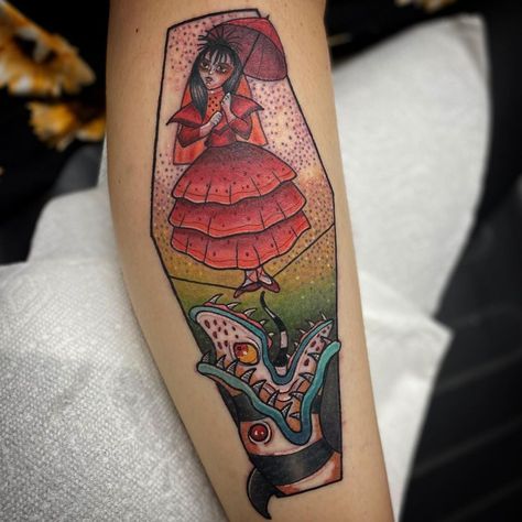 Tattoo Ideas Beetlejuice, Sandworm Beetlejuice Tattoo, Sandworm Tattoo, Lydia Deetz Beetlejuice, Ariel Tattoo, Gold Tattoos, Beetlejuice Tattoo, Tim Burton Tattoo, Fun Tattoos