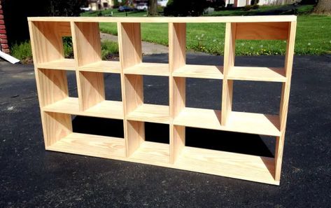 Diy Shelves Design, Diy Cubby, Diy Cubbies, Toddler Closet Organization, Organization Shoes, Diy Shelves Ideas, Diy Cube Storage, Shoes Organization, Pallet Deck Diy