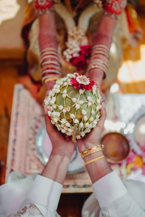 #KobbariBondam or the decorated coconut is an auspicious and integral part of #southIndianweddings. Since its so auspicious, therefore much attention is paid to make it stand out through different #decorationideas. Here are a few of them….

#Threads Bride Coconut Decoration, Thread Ceremony, Bangalore Wedding, Coconut Decoration, Poola Jada, Ceremony Decorations Outdoor, Wedding Gift Art, Gifts Packing, Kobbari Bondam