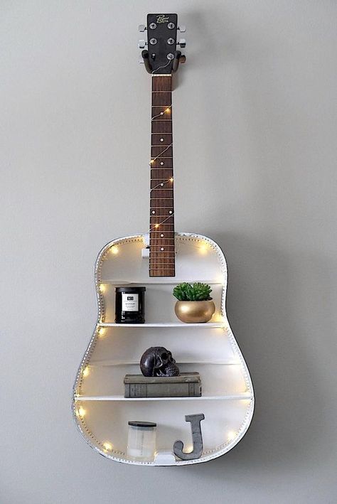 Guitar Shelf, Cd Wall Art, Guitar Bedroom, Shelf Lamp, Wood Guitar, Guitar Diy, Diy Vintage Decor, Music Room Decor, Lamp Ideas