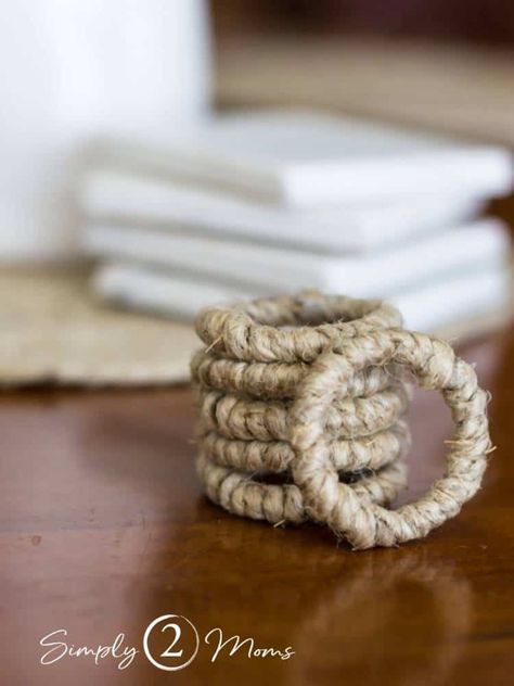 Diy Napkin Rings Wedding, Coastal Napkin Rings, Rope Napkin Rings, Diy Napkin Holder, Rustic Napkin Rings, Napkin Rings Diy, Diy Spring Crafts, Napkin Rings Wedding, Diy Napkins