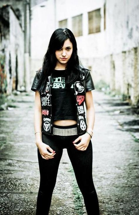 metal thrasher girl - Buscar con Google Metalhead Fashion, Metalhead Girl, Black Metal Girl, Heavy Metal Girl, Scene Girl, Heavy Metal Fashion, Diesel Punk, Punk Girl, Metal Fashion