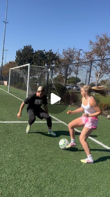 Football Skill, Soccer Video, Soccer Training Workout, Soccer Skills Training, Football Tricks, Football Skills, Soccer Gifs, Soccer Drills, Demi Rose