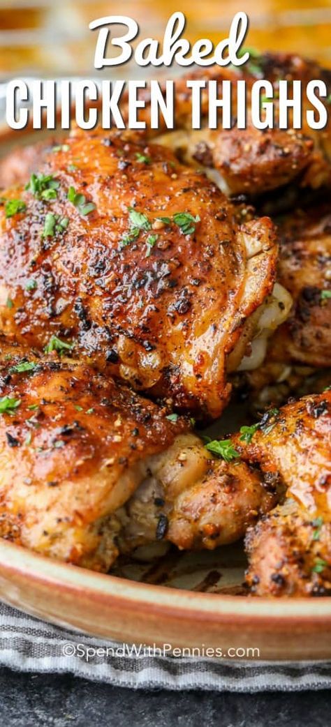 بطاطس مهروسة, Lemon Chicken Thighs, Chicken Thights Recipes, Crispy Baked Chicken Thighs, Oven Baked Chicken Thighs, Chicken Dinner Recipe, Easy Chicken Recipe, Delicious Chicken Dinners, Roasted Chicken Thighs