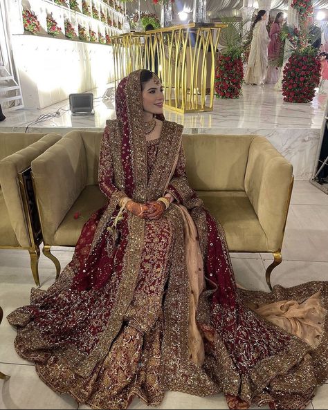 Wedding Ruins, Red Bridal Lehenga Pakistani, Barat Dress, Bridal Lehenga Pakistani, Indian Wedding Reception Outfits, Asian Wedding Dress Pakistani, Pakistani Traditional, Pakistani Bridal Dress, Red Bridal Dress