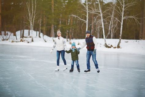 Free photo family portrait on skating ri... | Free Photo #Freepik #freephoto #family-sport #ice-rink #ice-skating #winter-family Photo Family, Skating Rink, Winter Family, Ice Skate, Ice Rink, About Family, Family Portrait, Ice Skating, Free Photo