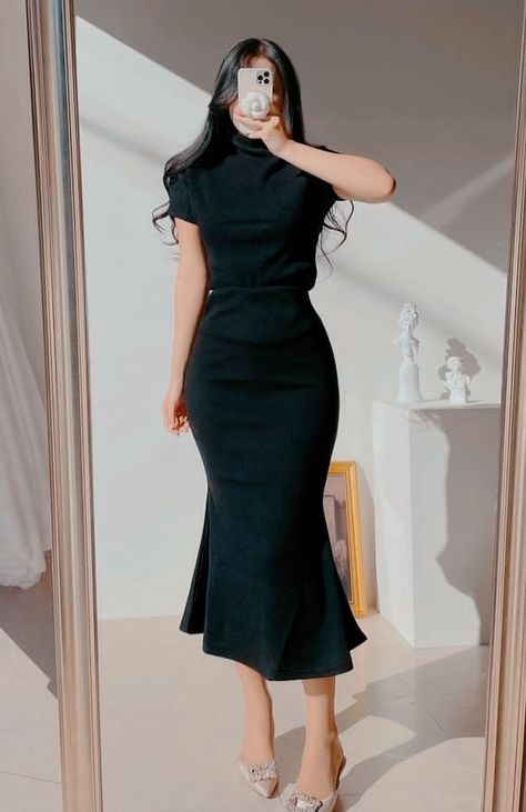 🖤🧜‍♀️ Skirt With Black Top, Long Mermaid Skirt, Mermaid Skirt, Black Top, Mermaid, Skirt, Quick Saves, Black