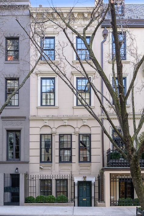 Upper East Side House Exterior, European Townhouse, Upper East Side Townhouse Exterior, Upper East Side Mansion, Townhouse Staircase, Stacked Townhouse, Townhouse Facade, Algonquin Round Table, Random Buildings