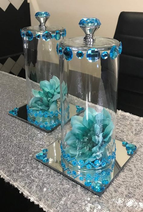 Tiffany Blue Bedroom, Zeta Amicae, Sept Wedding, Bling Centerpiece, Wedding Decorations Diy Centerpiece, Teal Living Room Decor, Classy Decorations, Teal Wedding Colors, Silver Bedroom