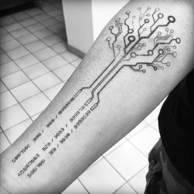 The first tatoo's brother #electronictree #blackwork Coding Tattoo Programming, Cyberpunk Tattoo Arm, Tech Tattoo Ideas, Hacker Tattoo, Circuit Board Tattoo, Computer Tattoo, Circuit Tattoo, Biomech Tattoo, Cybersigilism Tattoo