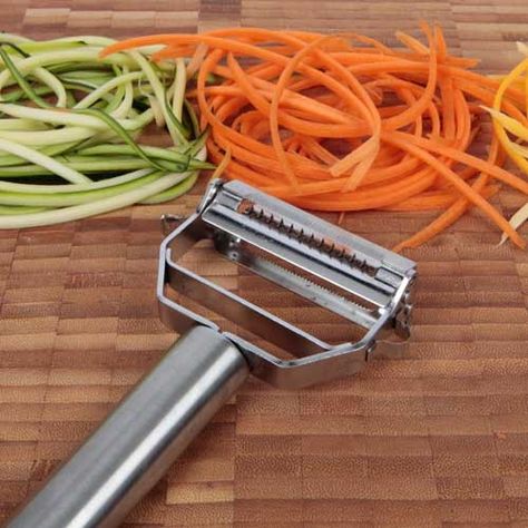 Julienne Vegetables, Julienne Peeler, Potato Peeler, Vegetable Peeler, Functional Kitchen, Fruit And Veg, Kitchen Utensils, Kitchen Tools, Kitchen Gadgets