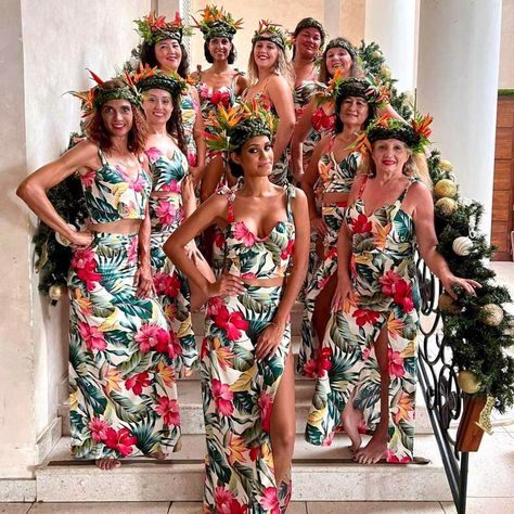 Hawaii Theme Party Outfit Hawaiian Dresses, Polynesian Dress Style, Tahitian Dress, Polynesian Fashion, Ori Tahiti, Hawaii Themed Party, Cook Island, Polynesian Dress, Hawaii Theme