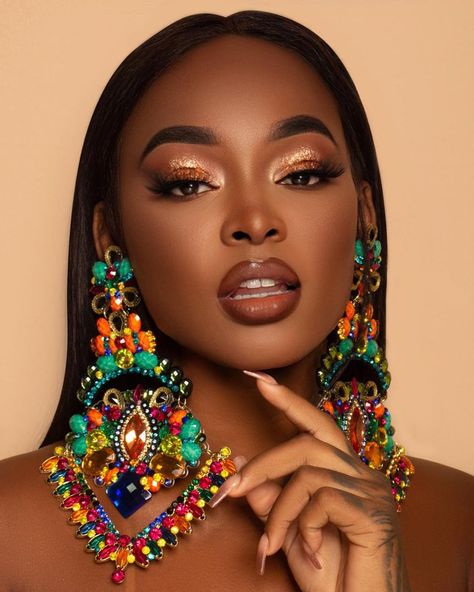 2023 Ideas, Queen Earrings, Straight Bundles, African Accessories, Oversized Earrings, Expensive Jewelry Luxury, African Earrings, Advanced Style, Clip In Hair