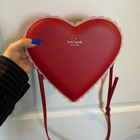 Kate Spade Heart Bag Heart Bag Kate Spade, Heart Bag Aesthetic, Kate Spade Heart Purse, Kate Spade Heart Bag, Kate Spade Aesthetic, Heart Handbag, Heart Bags, Kate Spade Heart, Y2k Handbag