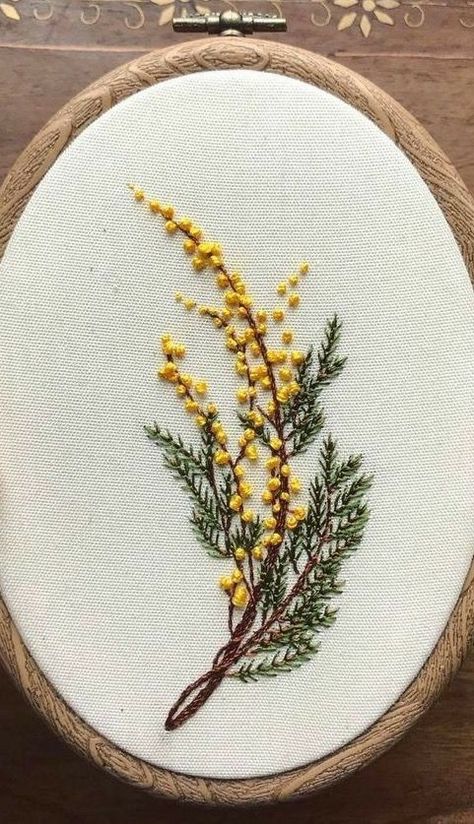 Embroidery Jacket Design, Fall Embroidery Ideas, Plant Embroidery Pattern, Thistle Embroidery, Circle Embroidery Design, Simple Embroidery Patterns, Farmhouse Embroidery, Fern Embroidery, Oval Embroidery