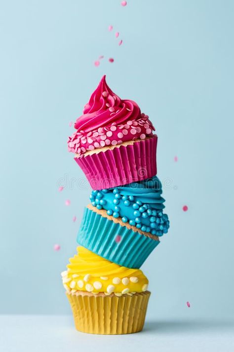 Dessert Recipes Cupcakes, Recipes Cupcakes, Dessert Items, Cupcakes Ideas, Colorful Cupcakes, Cupcake Recipe, Yummy Cupcakes, Colorful Cakes, Jigsaw Puzzle