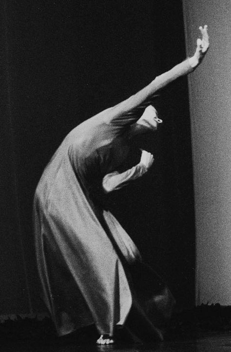 Pina Bausch + Random Images – SURROUNDED Pina Bausch, Jitterbug, Lindy Hop, Swing Dancing, Dance Movement, Black And White Photograph, Fred Astaire, Poses References, Foto Art