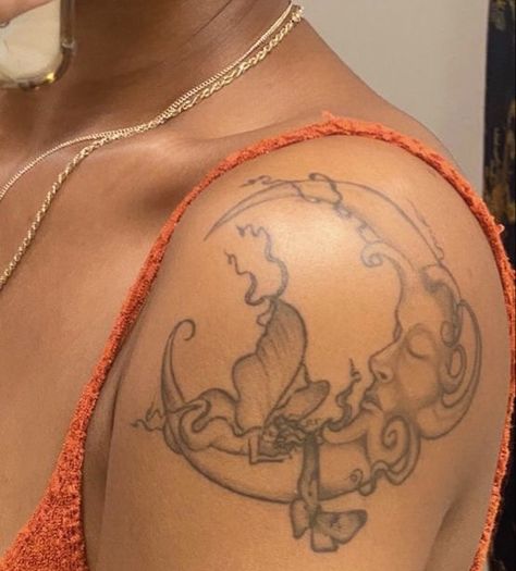 Earthy Feminine Tattoos, Long Leg Tattoos For Women, Chest Tattoo Black Woman, Large Shoulder Tattoo, Spine Tattoos Black Women, Whimsical Tattoo Sleeve, Hispanic Tattoos For Women, Spine Tattoos For Black Women, Center Chest Tattoo