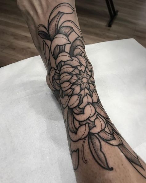 Chrysanthemum Leg Sleeve, Chrysanthemum Leg Tattoo, Crysanthemum Flower, Chrysanthemum Tattoo, Calf Tattoo, Top Tattoos, Leg Sleeve, Leg Sleeves, Dream Tattoos