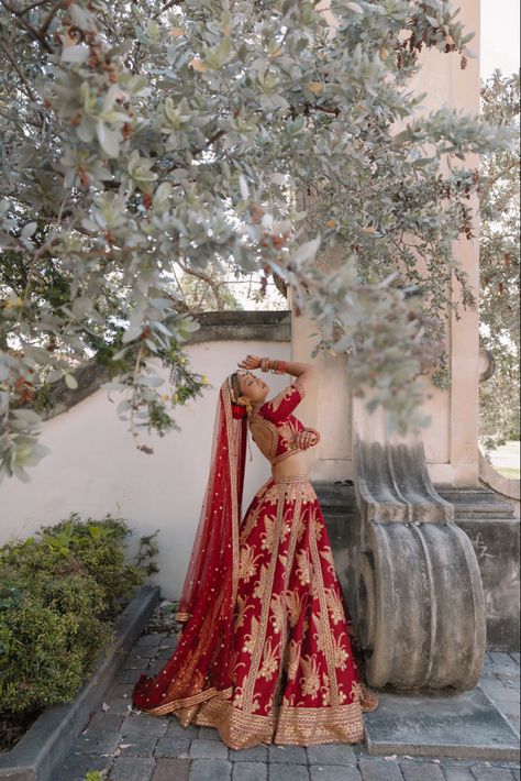 Wearing Sudhir Bhai Saree Wala Photoshoot Lehenga, Bengali Dress, Lehenga Bridal Look, Indian Wedding Bridal Outfits, Lehenga Shoot, Bridal Outfit Indian, Red Lehenga Bridal, Wedding Bridal Outfit, Outfit Indian Wedding